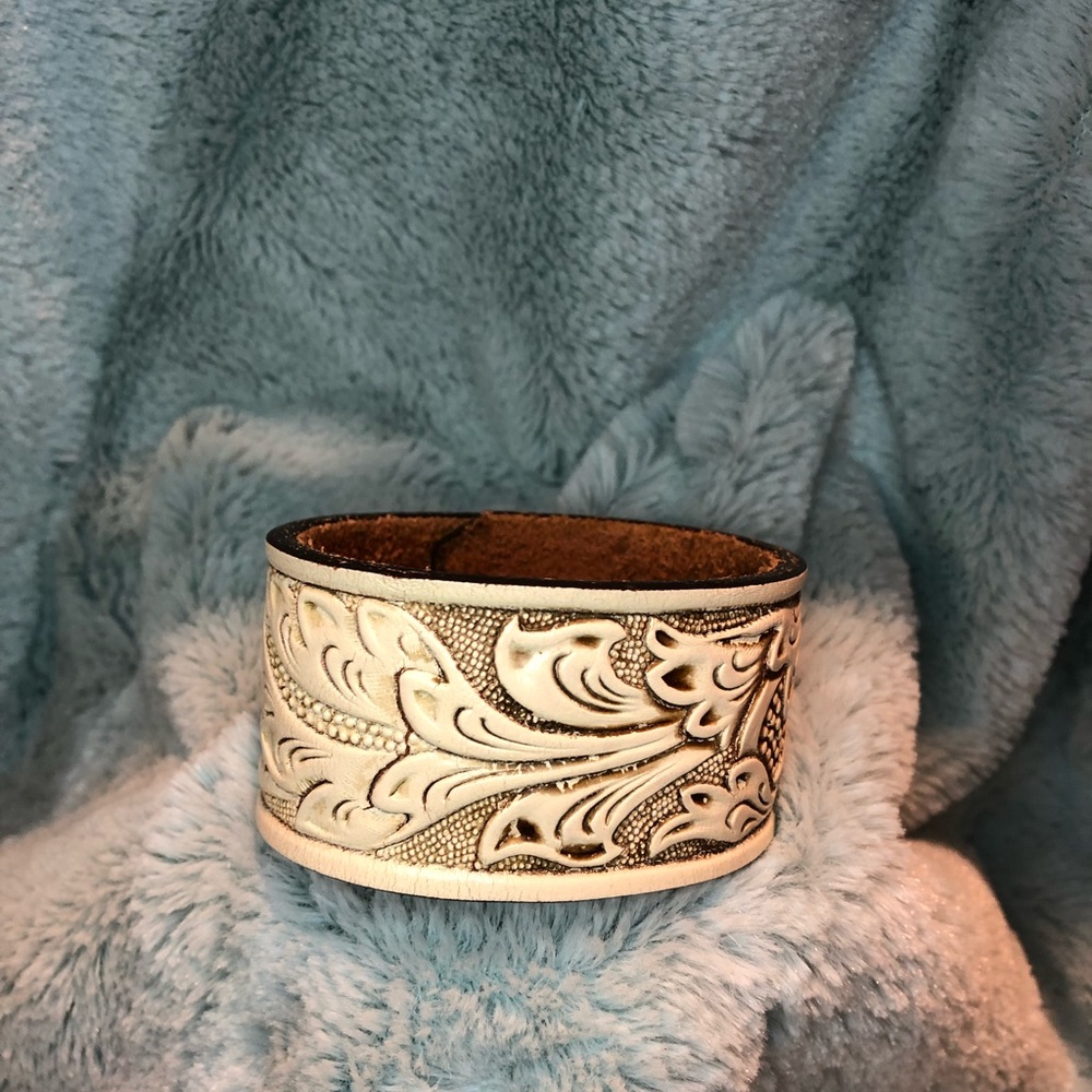 Bracelet - Handmade from Vintage leather belt